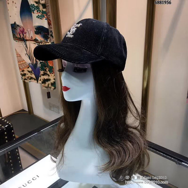 YSL聖羅蘭 跑量款 2018秋冬新款棒球帽 燈芯絨鴨舌帽 6881956 LLWJ6770